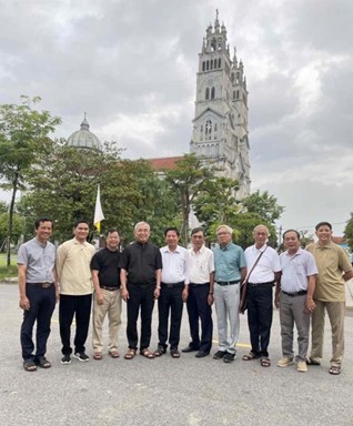 « Nous appartenons à tous » retraite ISMCJ au Vietnam